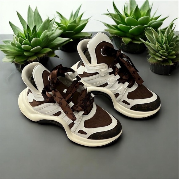 Ladies Brown and White Hi Top Sneakers with LV Logo on Ribbon Size 11 - Picture 4 of 15